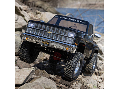Axial SCX10 III Base Camp 1/10 4WD Chevy K10 1982 RTR (Black)